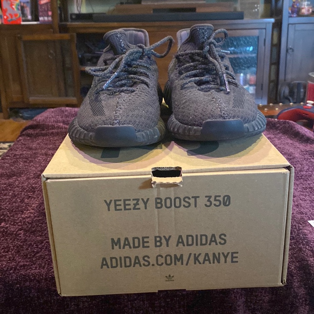 Yeezy Boost 350 with original box. These sneakers were worn twice.Light new!